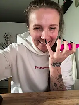 Snapshot of Amy__Leee_ chatting on 05-30-26, 12:44 Amy Leee online show from 05-30-26, 12:44