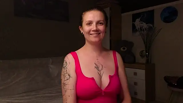 Snapshot of Amy__Leee_ chatting on 05-12-26, 07:20 Amy Leee online show from 05-12-26, 07:20