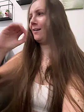 Amy  Leee  online show from 12-21-25, 01:02