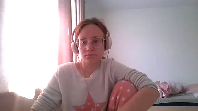 Snapshot of LuckySLove chatting on 06-22-26, 01:19 LuckySLove online show from 06-22-26, 01:19