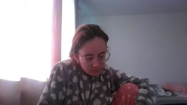 Snapshot of LuckySLove chatting on 05-28-26, 05:19 LuckySLove online show from 05-28-26, 05:19