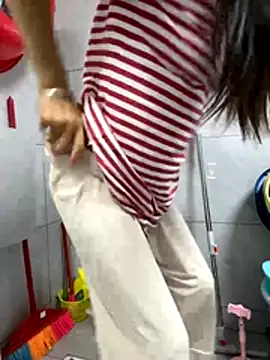 Nini-cn online show from 10-19-25, 10:23