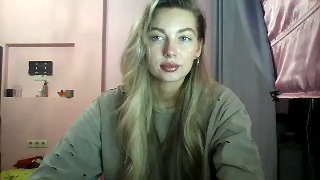 Snapshot of Sygream chatting on 10-18-25, 06:10 Sygream online show from 10-18-25, 06:10