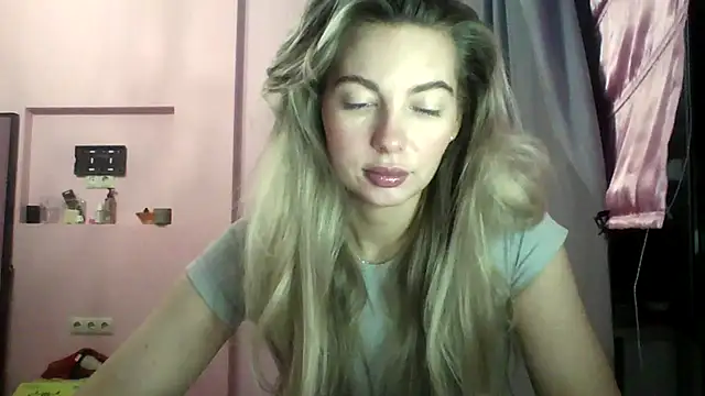 Snapshot of Sygream chatting on 10-16-25, 06:38 Sygream online show from 10-16-25, 06:38
