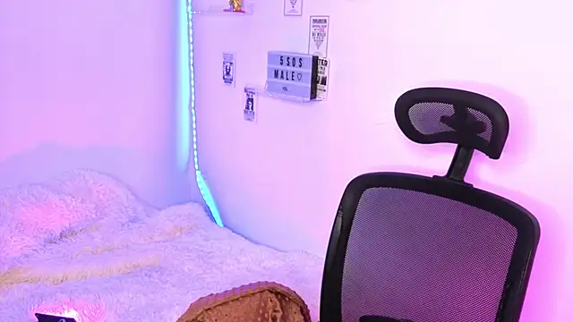 Emily Lindey online show from 02-19-26, 08:22