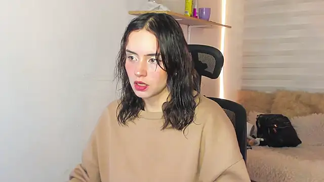 Emily Lindey online show from 10-18-25, 03:30