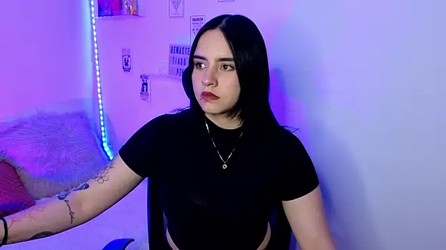 Emily Lindey online show from 03-09-26, 05:33