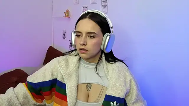 Emily Lindey online show from 02-07-26, 02:30