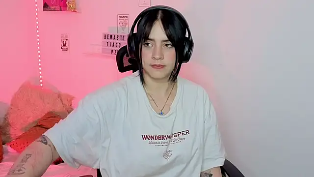 Emily Lindey online show from 03-24-26, 07:19