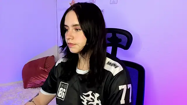 Emily Lindey online show from 02-14-26, 04:34