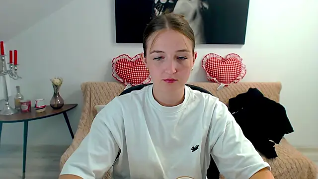 AnneWilsonn online show from 06-19-26, 06:30
