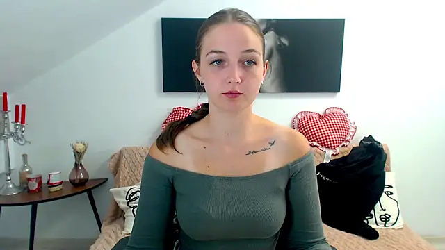 AnneWilsonn online show from 07-09-26, 05:52
