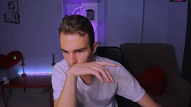 astren villo online show from 11-13-25, 01:15