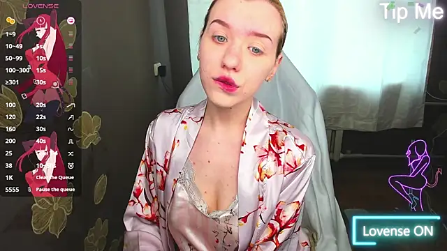Snapshot of MeganNewCat chatting on 05-11-26, 09:54 MeganNewCat online show from 05-11-26, 09:54