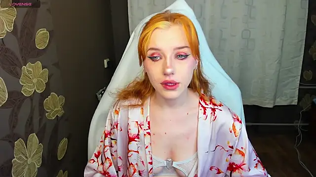 Snapshot of MeganNewCat chatting on 05-18-26, 07:40 MeganNewCat online show from 05-18-26, 07:40