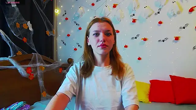 MeganNewCat online show from 11-05-25, 09:01