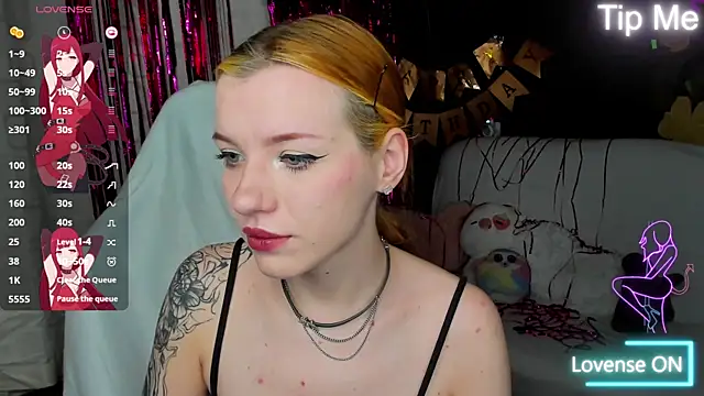 Snapshot of MeganNewCat chatting on 06-14-26, 09:38 MeganNewCat online show from 06-14-26, 09:38