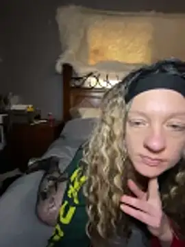 queenkelly1234 online show from 12-18-25, 05:17