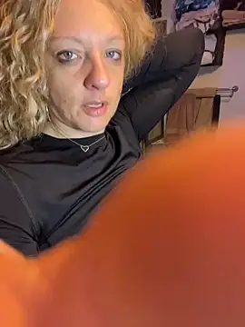 queenkelly1234 online show from 11-17-25, 01:37