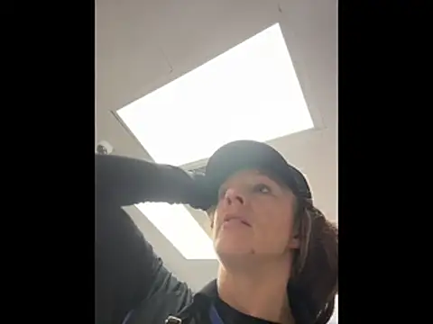 queenkelly1234 online show from 12-15-25, 03:12