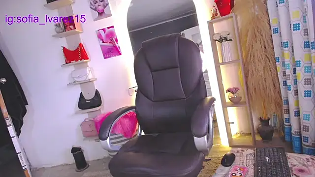 sarahh angeel online show from 12-20-25, 06:11