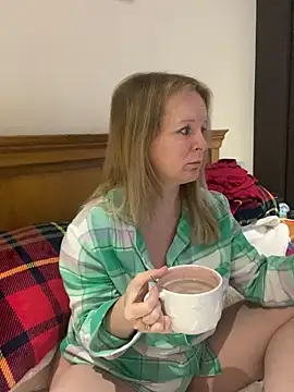 madamlillyrose online show from 01-06-26, 09:24