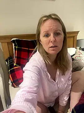 madamlillyrose online show from 01-10-26, 11:27