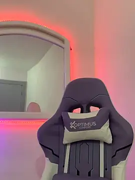 La-Gatiita-trans online show from 11-18-25, 03:59