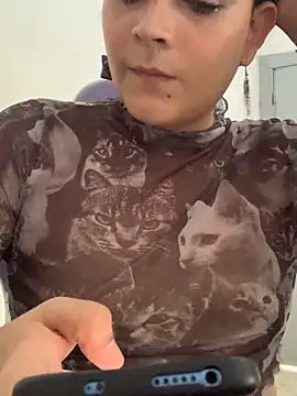 La-Gatiita-trans online show from 10-19-25, 03:59