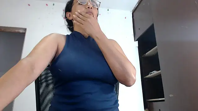 Lucyy Naugthy online show from 12-17-25, 02:33