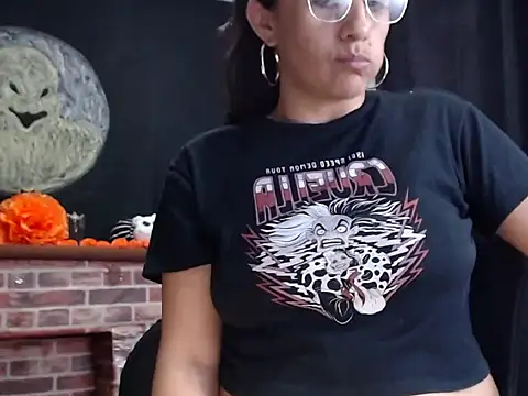 Lucyy Naugthy online show from 11-08-25, 01:25