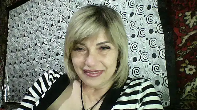 Snapshot of Lia_Ray chatting on 10-19-25, 06:43 Lia Ray online show from 10-19-25, 06:43