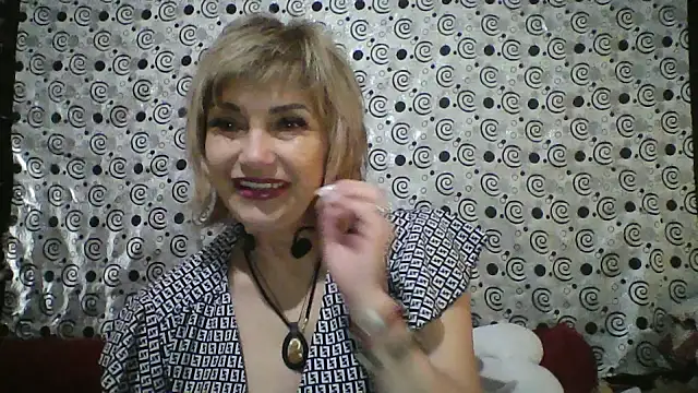 Snapshot of Lia_Ray chatting on 10-27-25, 08:21 Lia Ray online show from 10-27-25, 08:21