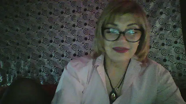 Snapshot of Lia_Ray chatting on 11-13-25, 08:02 Lia Ray online show from 11-13-25, 08:02