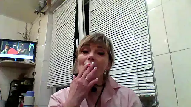 Snapshot of Lia_Ray chatting on 10-14-25, 07:25 Lia Ray online show from 10-14-25, 07:25