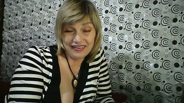 Snapshot of Lia_Ray chatting on 10-21-25, 07:57 Lia Ray online show from 10-21-25, 07:57