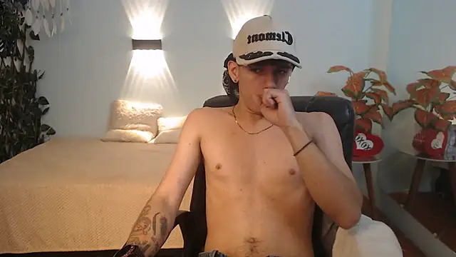 AmethystShadow17 online show from 01-05-26, 09:40