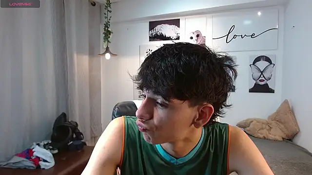 AmethystShadow17 online show from 12-04-25, 05:12