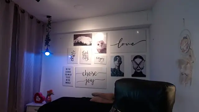 AmethystShadow17 online show from 01-11-26, 03:41