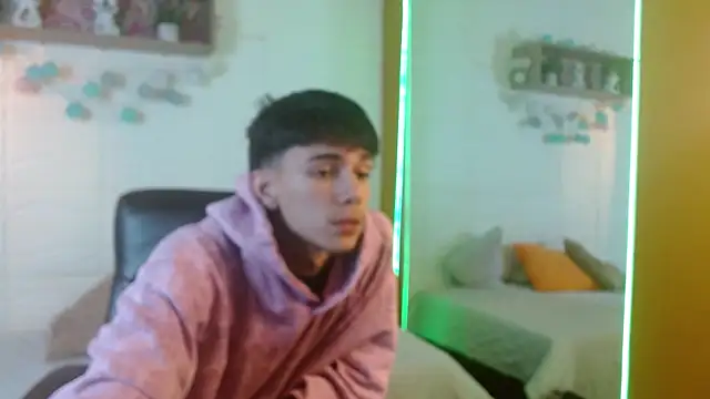 AmethystShadow17 online show from 04-19-26, 03:46