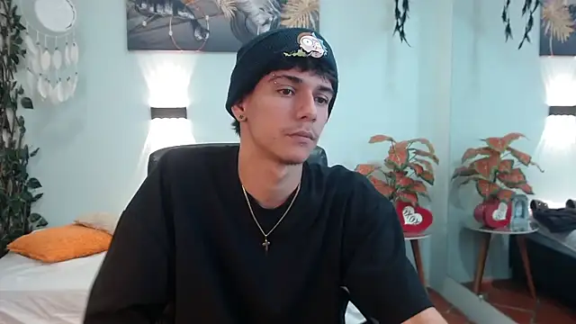 AmethystShadow17 online show from 04-04-26, 03:51