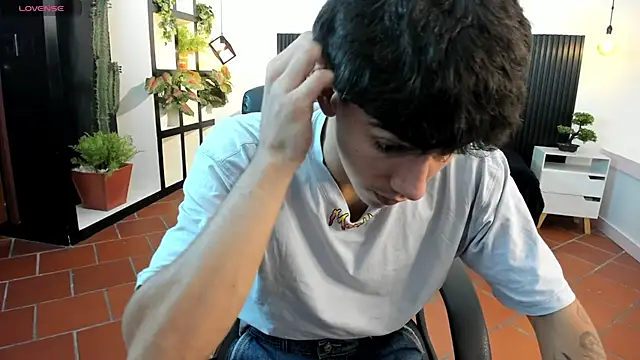 AmethystShadow17 online show from 10-22-25, 03:22