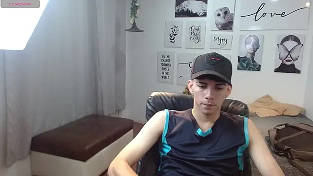 AmethystShadow17 online show from 11-21-25, 06:18