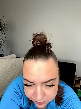 Snapshot of AvaHart chatting on 01-10-26, 01:28 AvaHart online show from 01-10-26, 01:28