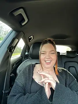 Snapshot of AvaHart chatting on 12-22-25, 01:22 AvaHart online show from 12-22-25, 01:22