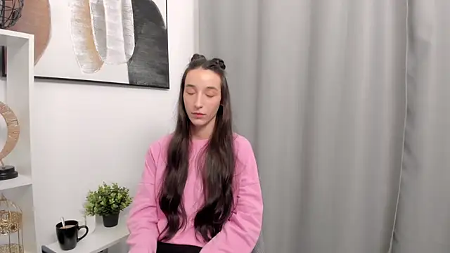 HayleySalahubdin online show from 10-16-25, 03:20