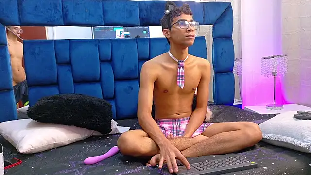 Desire4Duo online show from 10-21-25, 01:21