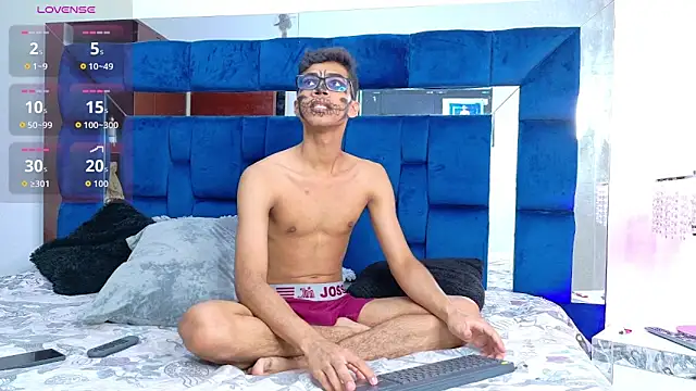 Desire4Duo online show from 10-31-25, 01:19