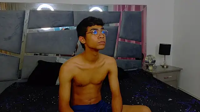 Desire4Duo online show from 11-28-25, 01:22