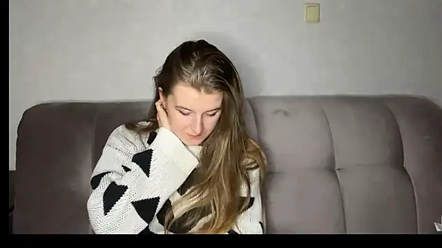 AnnamariaVieu online show from 12-04-25, 07:35